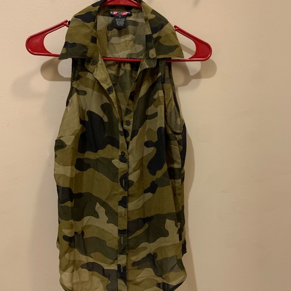 Sheer camo button down tank top - Picture 2 of 5